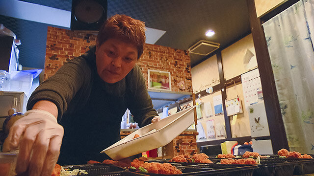 食堂　おかえり～無料弁当から始まる物語～