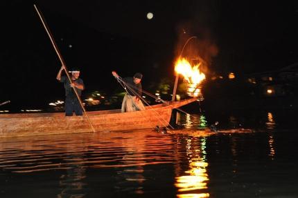 千年の歴史を持つ、嵐山の鵜飼を見に