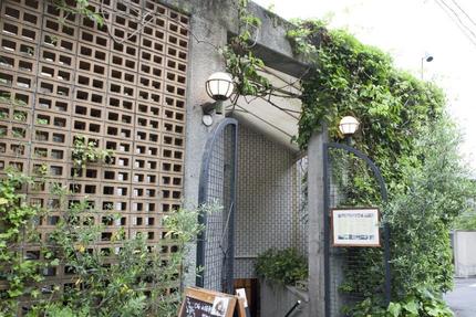 行楽の秋、きぬかけの路を散策②「山猫軒」の焼きたてワッフルで秋色ティータイム