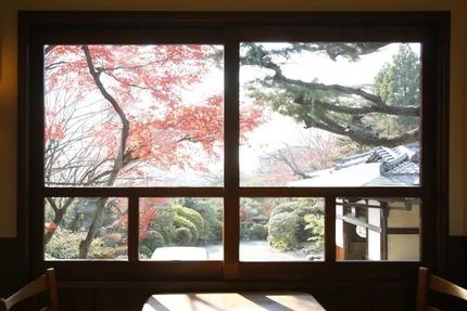 京都の紅葉を見て買って味わって③紅葉ビューを楽しめる「吉田山荘 カフェ真古館」へ