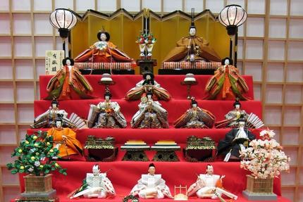 京のひな祭り②京雛はお内裏様の立ち位置が逆！？