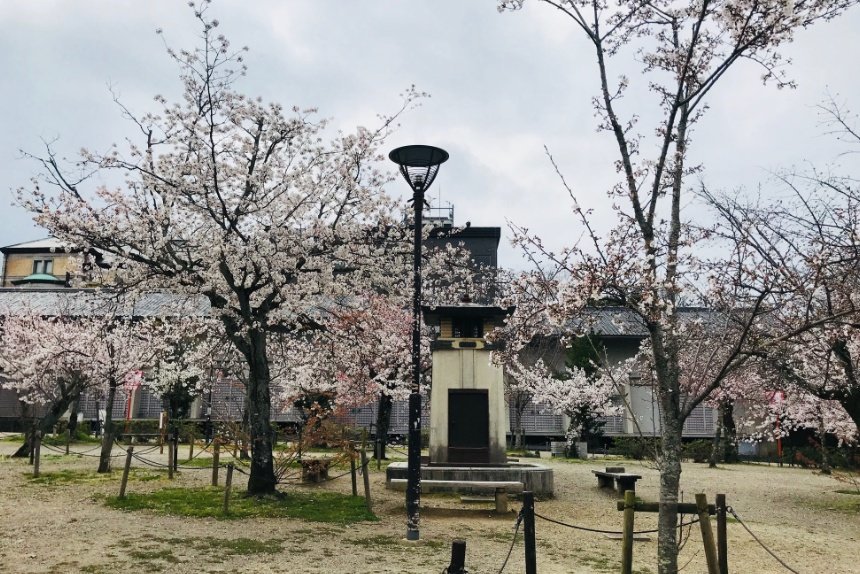 ラジオ塔_リサイズ済4.jpg