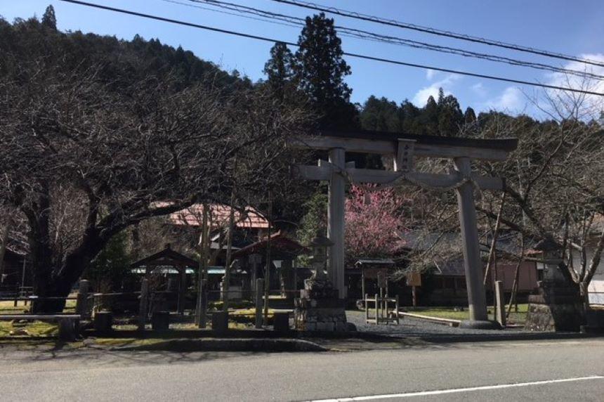 春日神社　全体.JPG