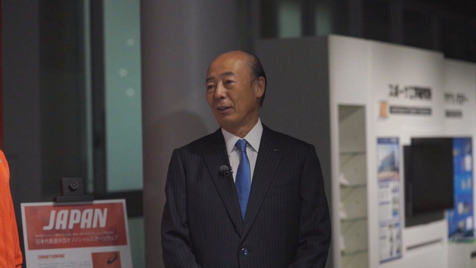 アシックス_廣田社長ワンショット.jpg