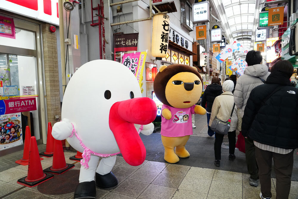 02ハチエモンとらいよんチャン.jpg